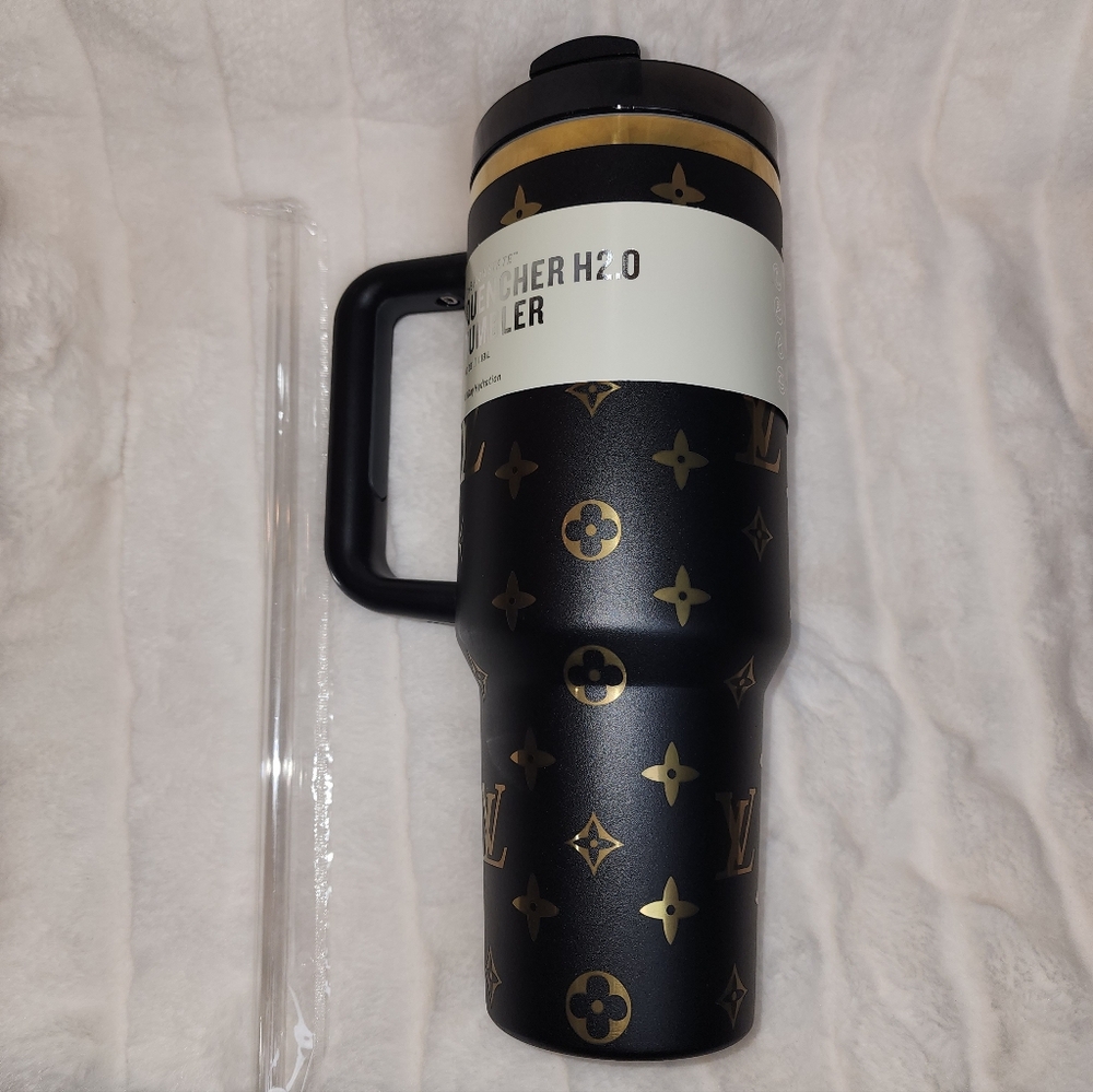 Black Stanley Quencher H2.0 Tumbler